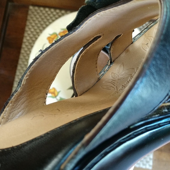 I Love Comfort Black Leather Flower Trim Sandals 7 - Picture 7 of 10